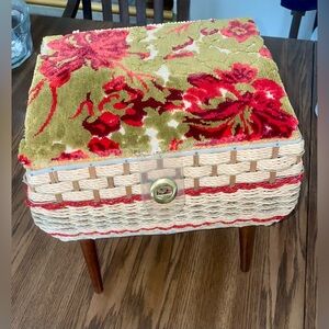 Floral Woven Home Accent Stool-Basket for sewing 🧵 Vintage (1960’s)